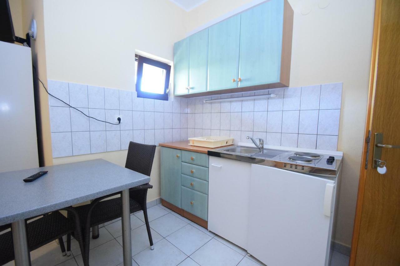 Apartments Nina Starigrad Paklenica Εξωτερικό φωτογραφία