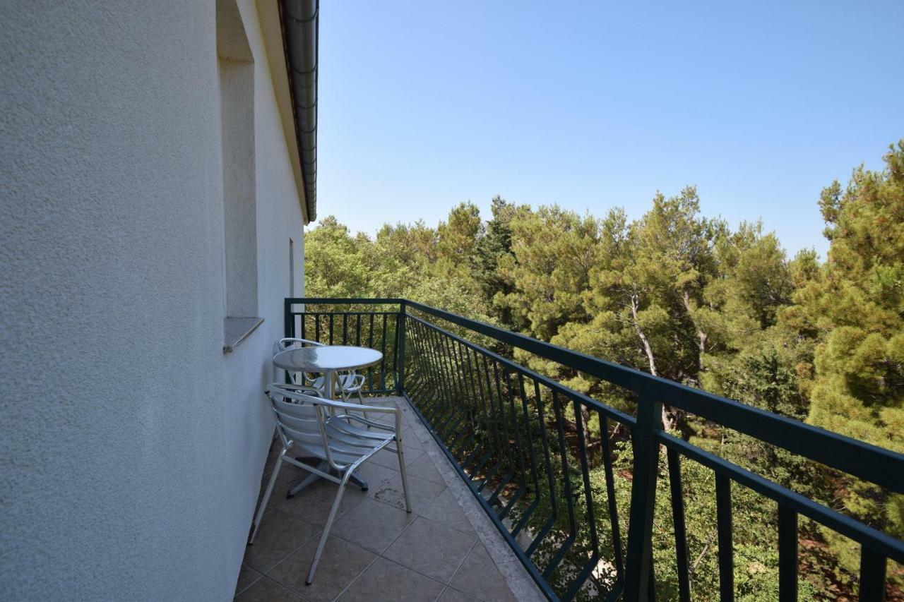 Apartments Nina Starigrad Paklenica Εξωτερικό φωτογραφία