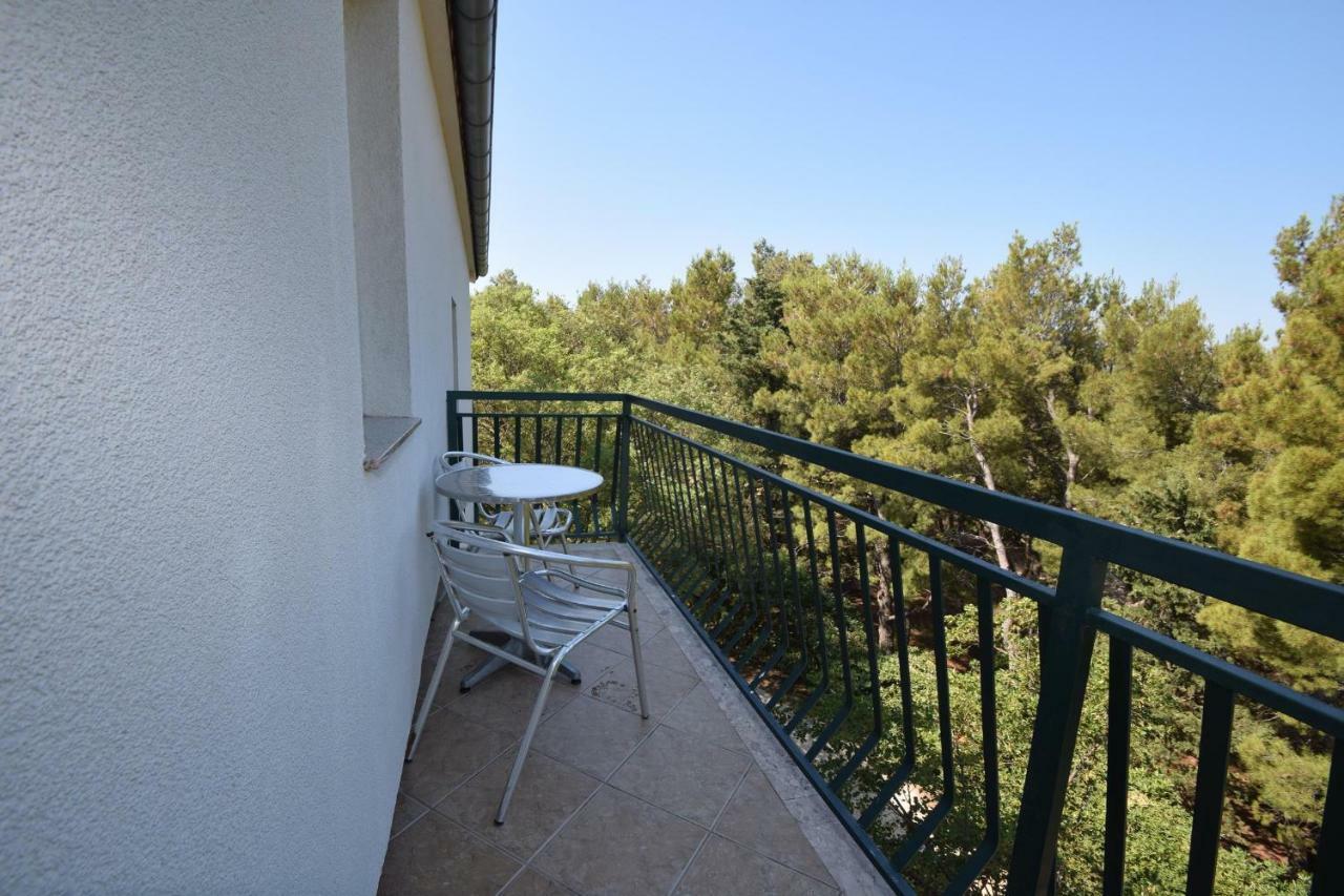 Apartments Nina Starigrad Paklenica Εξωτερικό φωτογραφία