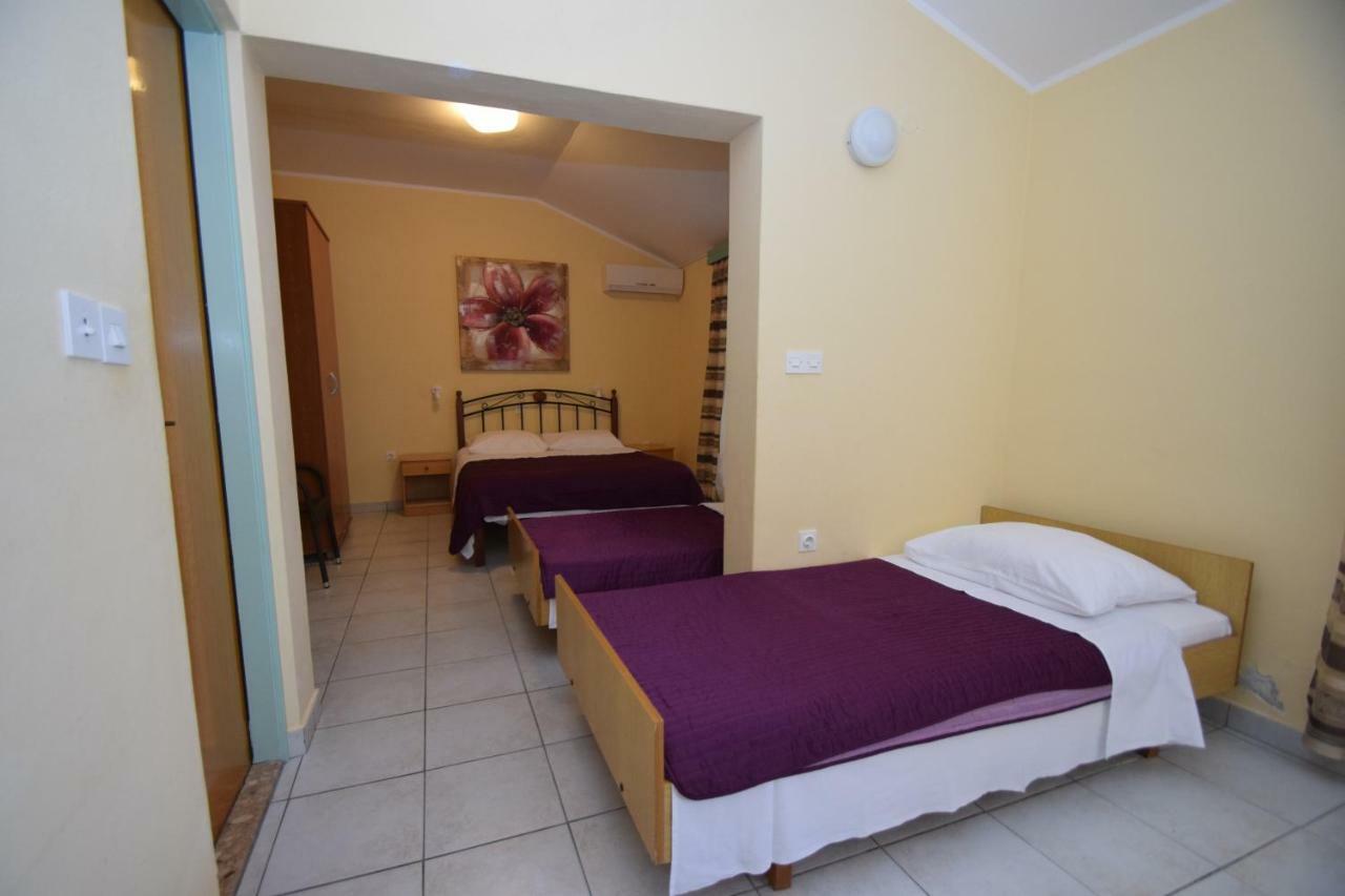 Apartments Nina Starigrad Paklenica Εξωτερικό φωτογραφία