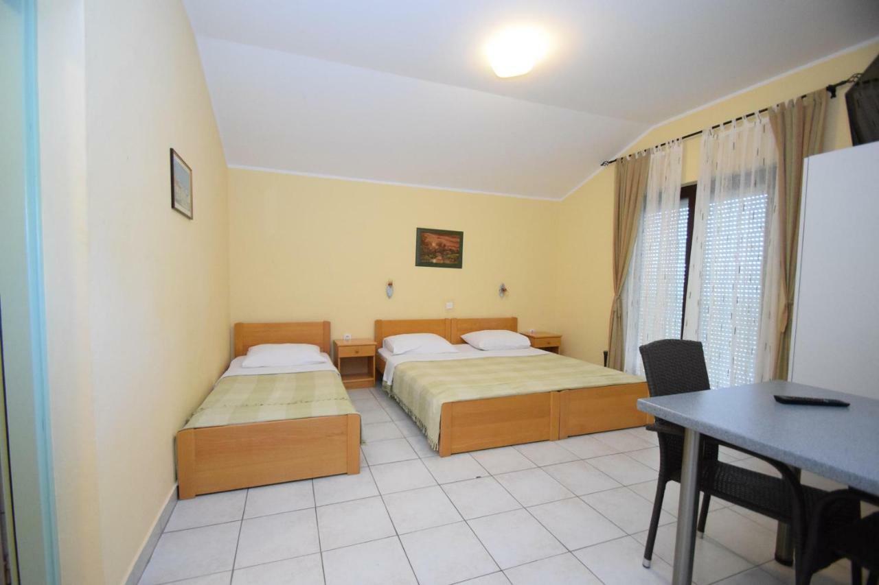 Apartments Nina Starigrad Paklenica Εξωτερικό φωτογραφία