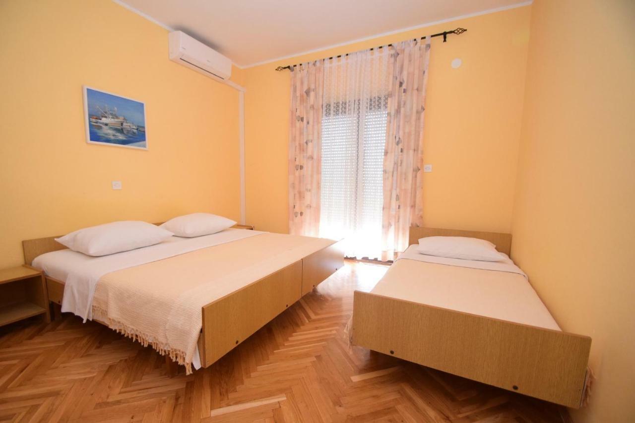 Apartments Nina Starigrad Paklenica Εξωτερικό φωτογραφία