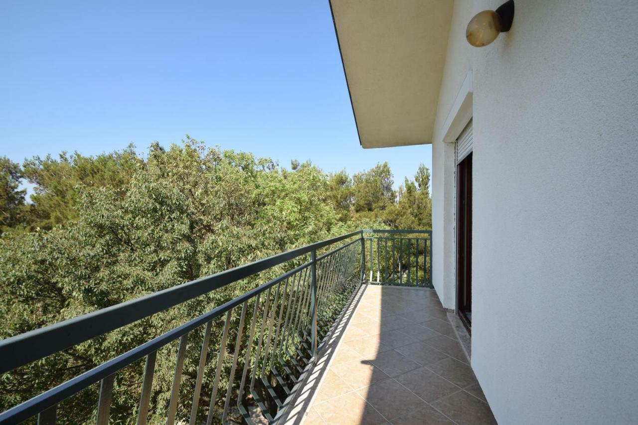 Apartments Nina Starigrad Paklenica Εξωτερικό φωτογραφία