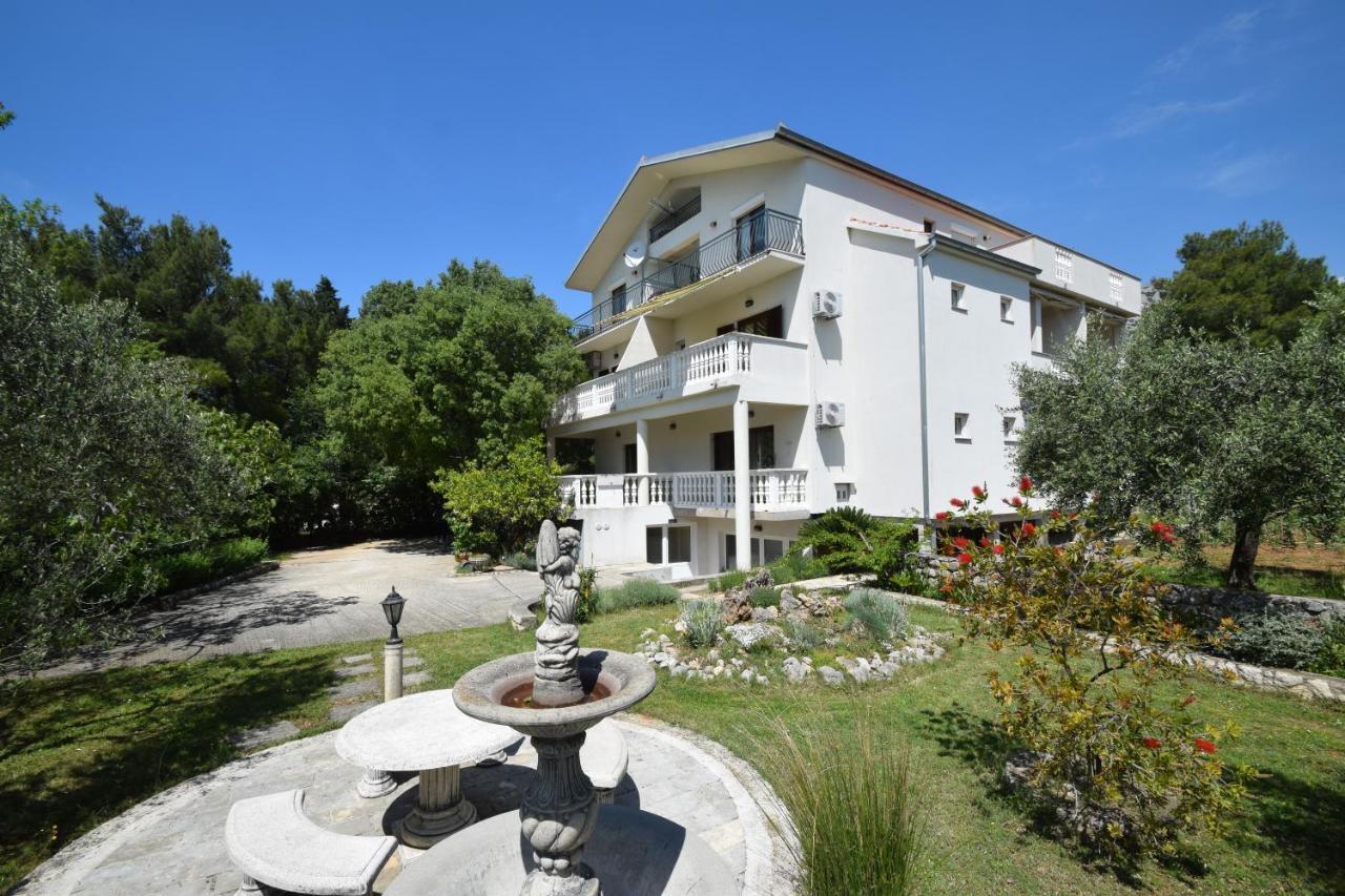Apartments Nina Starigrad Paklenica Εξωτερικό φωτογραφία