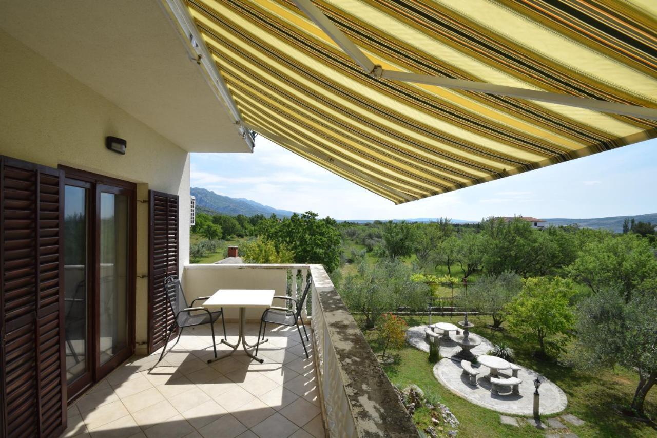Apartments Nina Starigrad Paklenica Εξωτερικό φωτογραφία