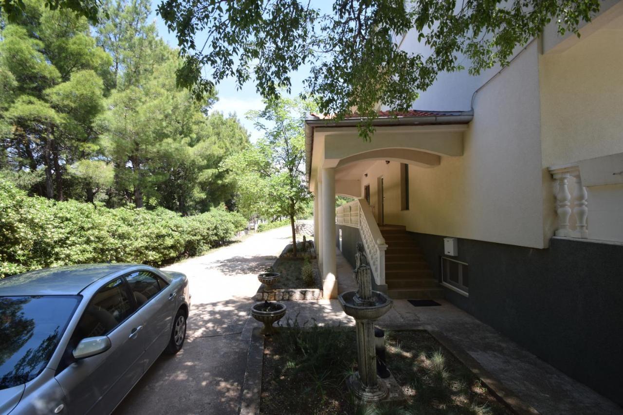 Apartments Nina Starigrad Paklenica Εξωτερικό φωτογραφία