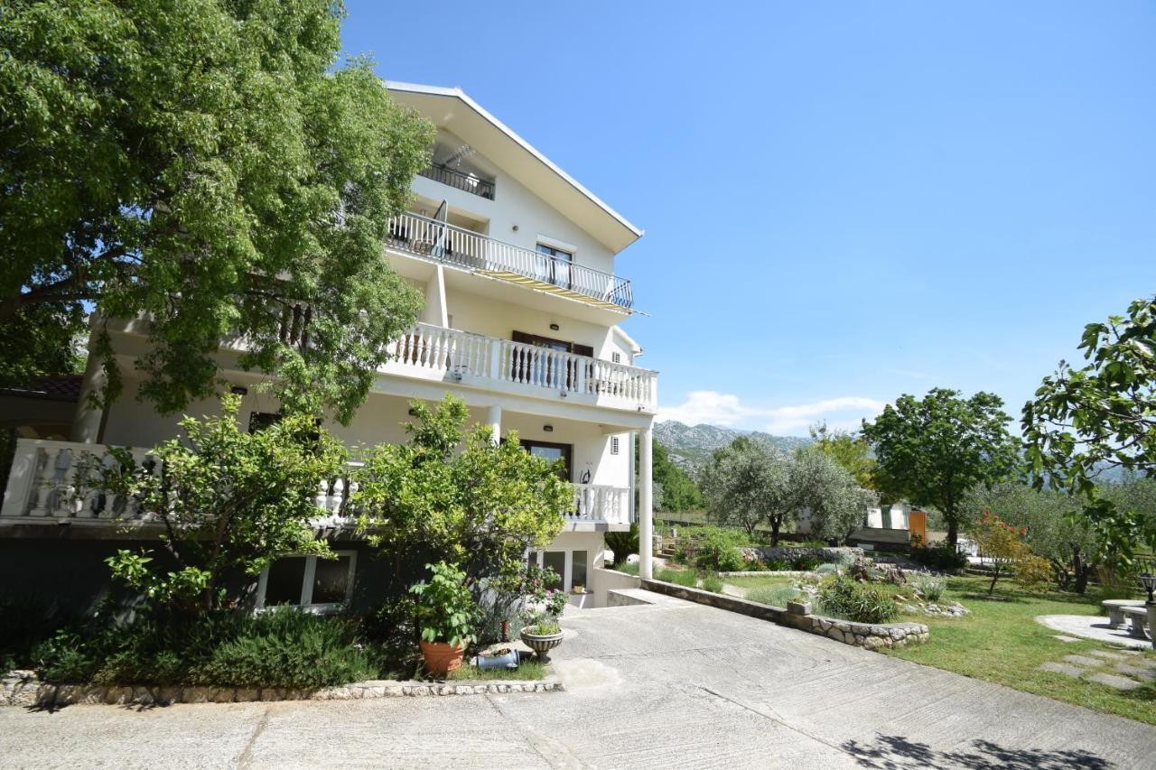 Apartments Nina Starigrad Paklenica Εξωτερικό φωτογραφία